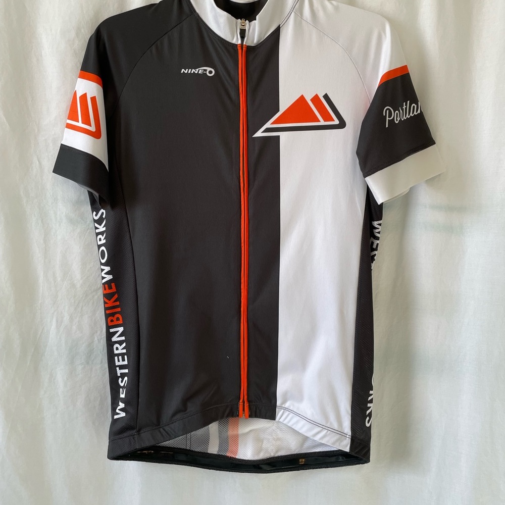 Mens NINE-0 Cycling Jersey. Size Large.